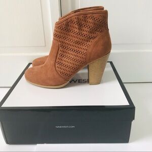 NINE WEST Tan Block Heel Ankle Boots Size 9
